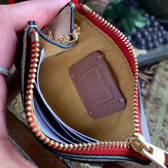 SOLD⛔️Authentic COACH Pebbled leather L.Edition Mickey Mouse zip card /ID/Key - Picture 5 of 9